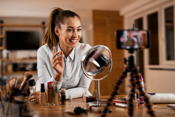 Influencer Maquillaje Contacto